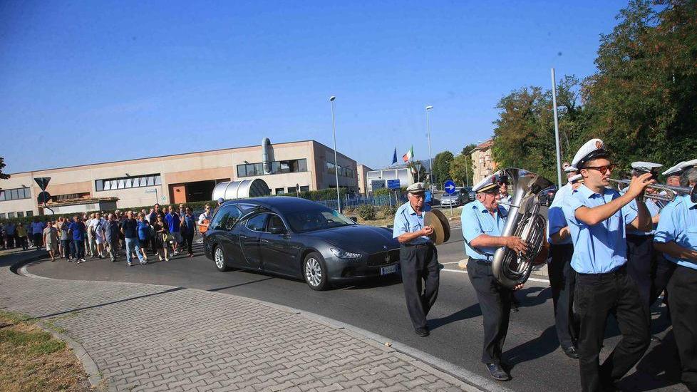 Note e abbracci per il saluto a Landini
