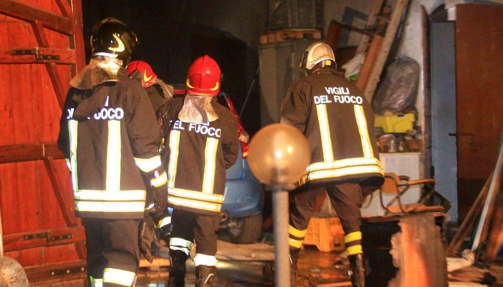 Un boato e poi il rogo Anziano muore in casa 