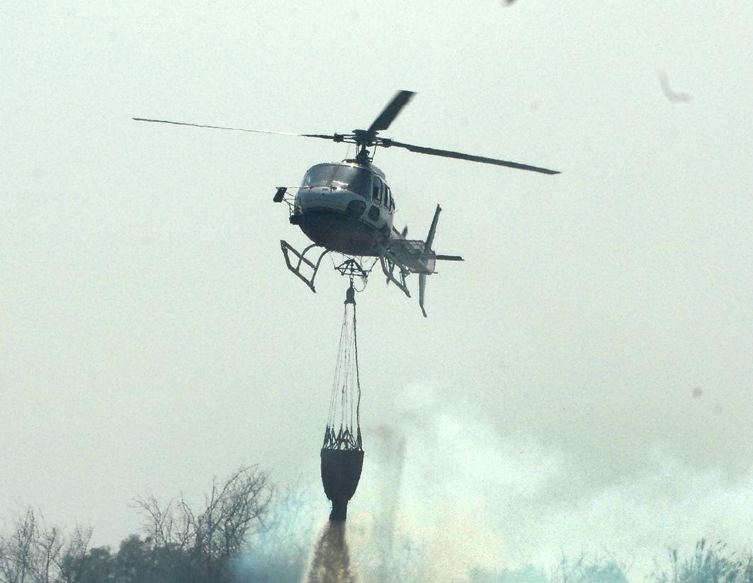 Fiamme nella zona di Cirras, interviene anche l’elicottero