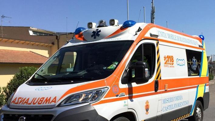 Fuori strada alla rotatoria Coppia portata alle Scotte