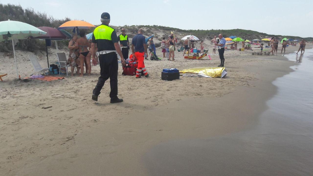 Il corpo dell'uomo nella spiaggia di Platamona