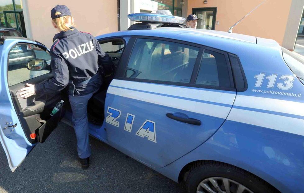 Cade in casa dallo scaleo e muore 