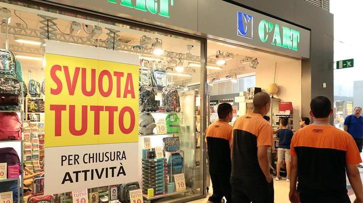 A rischio 15 posti di lavoro «Ora intervenga la sindaca»