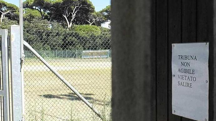 Campo e tribuna inagibili da mesi Salta il campionato