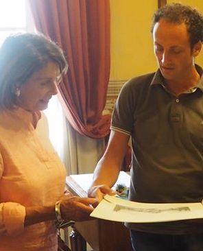 Deputata americana in cerca dei parenti a Camaiore 