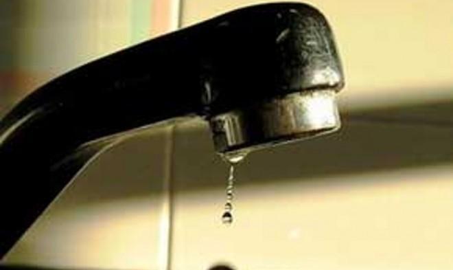 Acqua a singhiozzo, nuove proteste dei turisti 