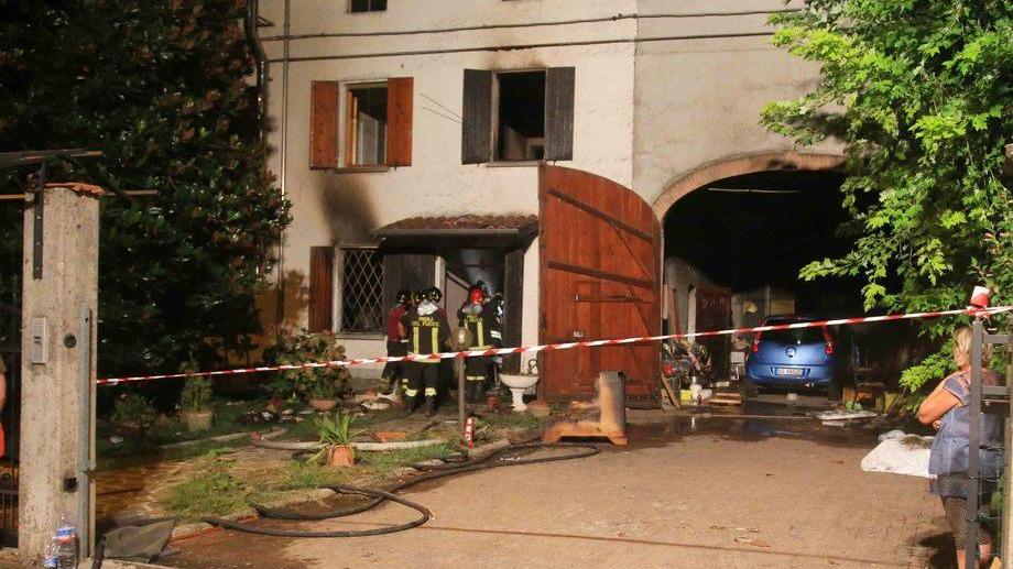 Al momento dello scoppio il 91enne stava cucinando