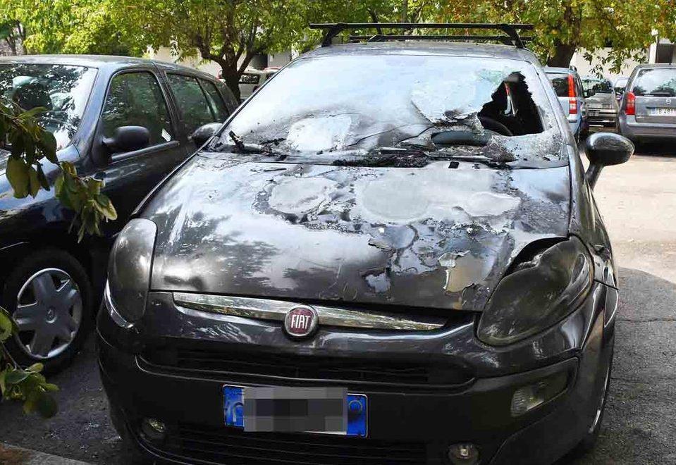 Auto incendiata, l’indagine all’Antimafia 