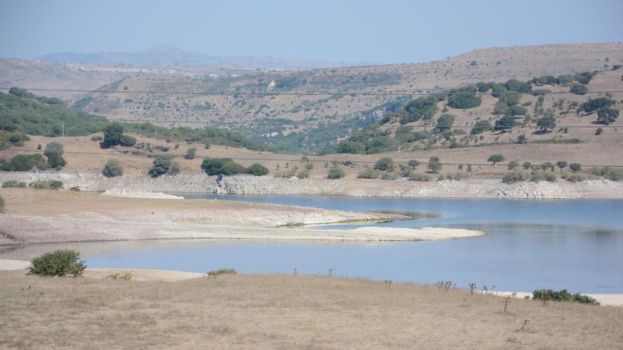 Emergenza siccità in Sardegna, notti senz'acqua in 30 comuni 
