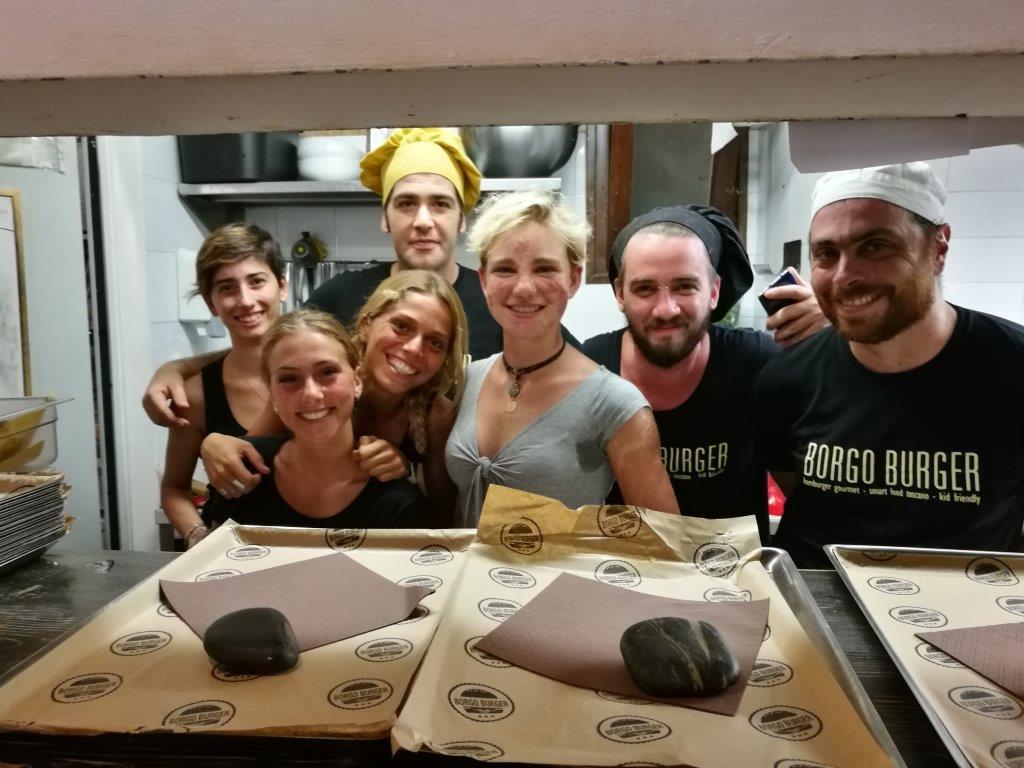 Bebe Vio a cena a Livorno sceglie hamburger e patatine  