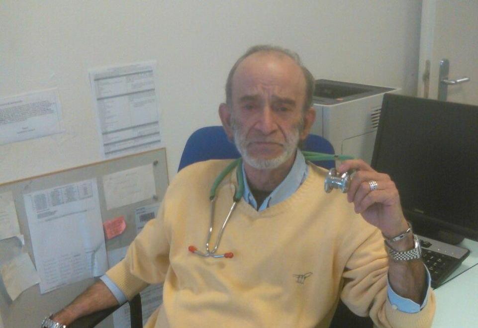 Il dottor Marco Marconcini nel suo studio
