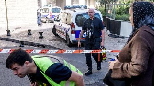 Parigi, il sospetto dell'attacco a sei soldati è un algerino 