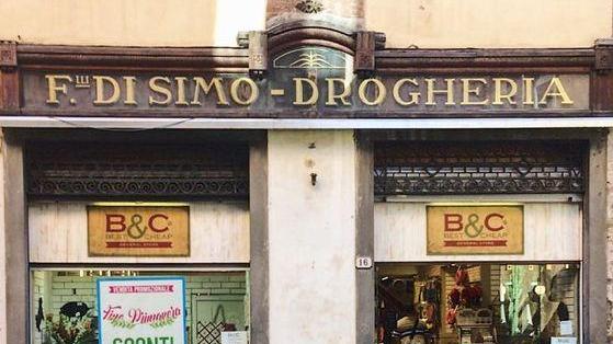L’insegna “monstre” dell’altro Di Simo