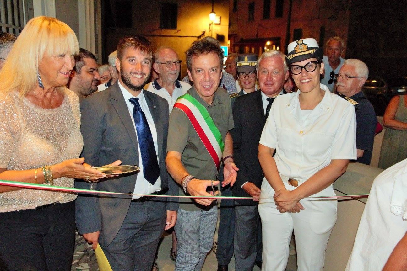Il vicesindaco Stefano Ferrini al taglio del nastro per l’inaugurazione 
