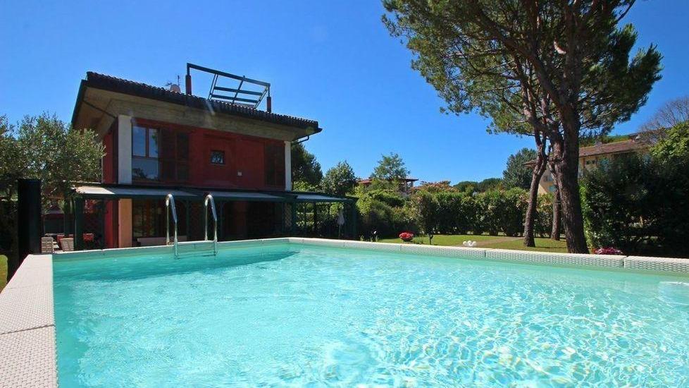 Il lusso segreto delle ville affittate a 50mila al mese
