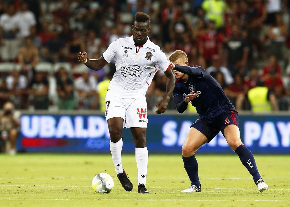 La polizia ferma Balotelli, lui: «Falso»
