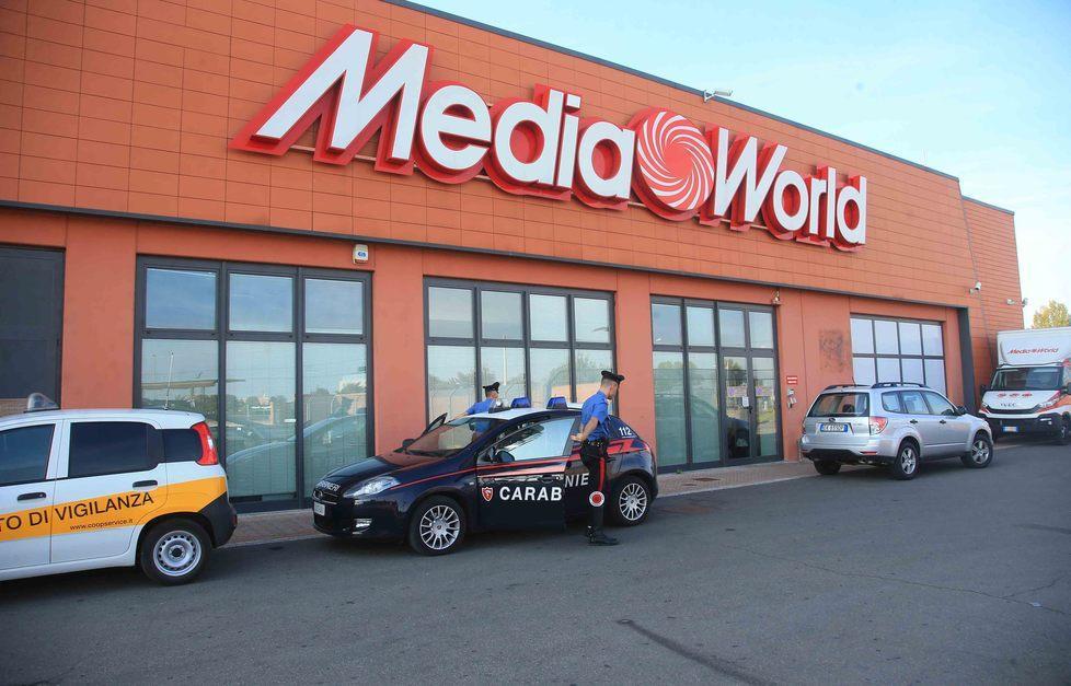 È il terzo furto di elettronica in 10 giorni 