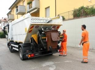 Rifiuti, silenzio del sindaco dopo l’attacco di Piras 
