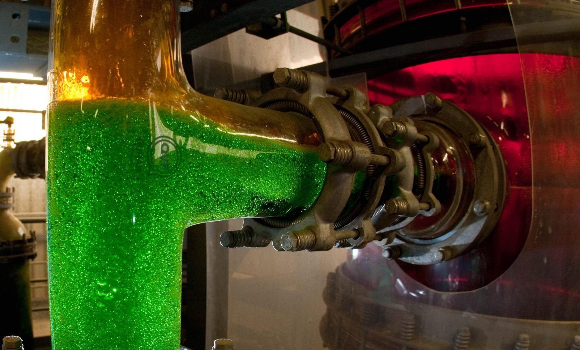 Un'installazione di preparazione di acido solforico (foto d'archivio)