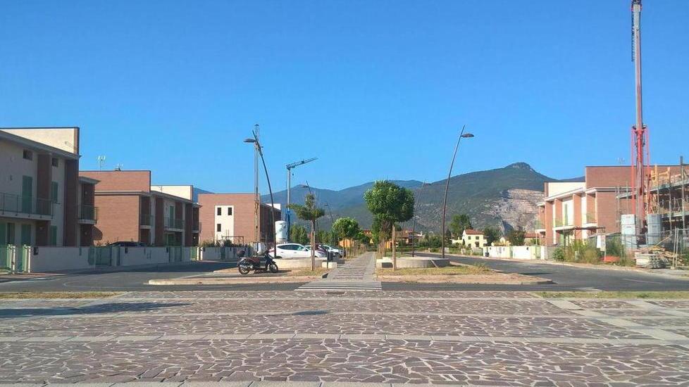Strada al buio, il Comune non interviene