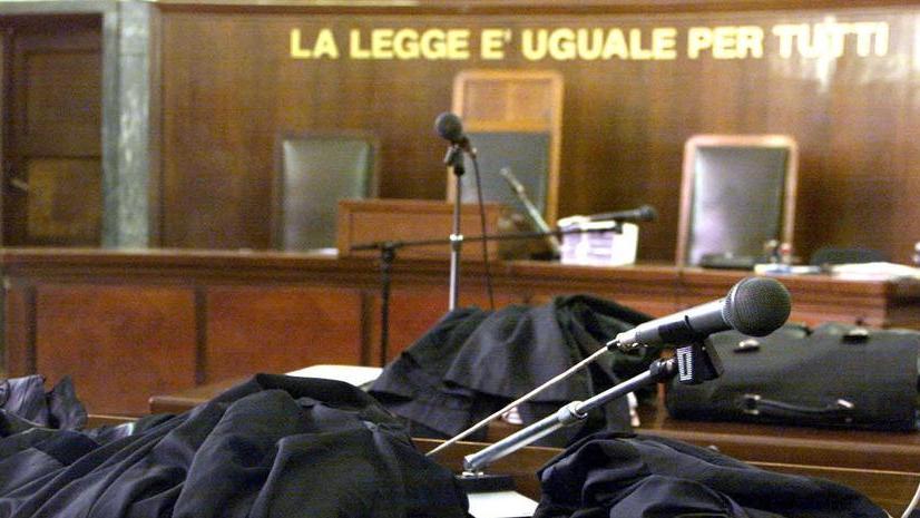 Molesta un bimbo ma è subito libero