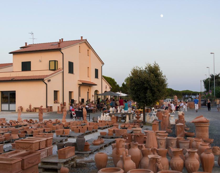 Forno a cielo aperto, s’impara a lavorare l’argilla 
