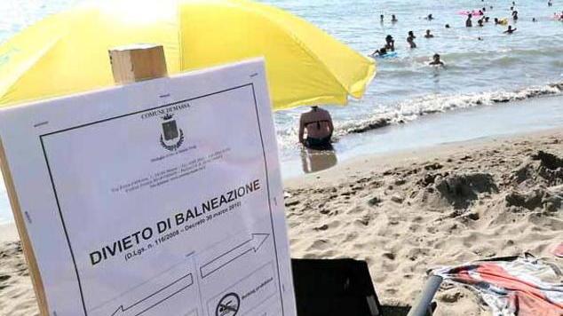 Bagni vietati alla foce del Brugiano
