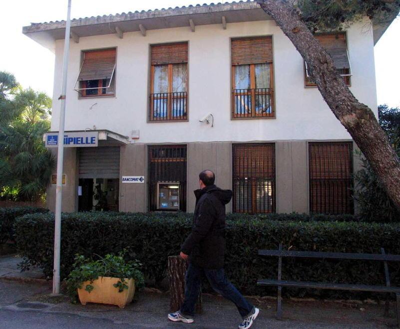 Estate senza banca: «Un danno al turismo» 