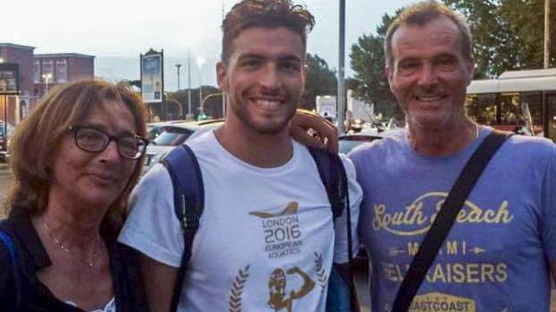 Mamma e babbo Detti, orgoglio di genitori: «Così Gabriele si è preso il mondo»