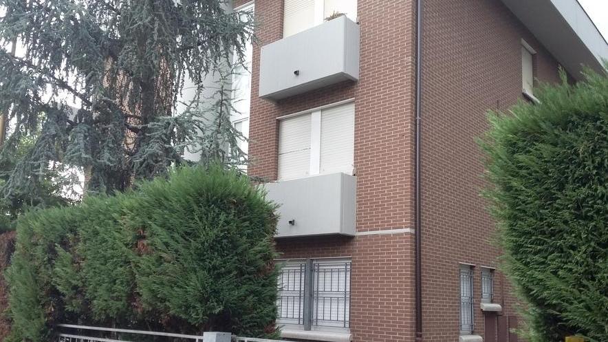 Modena, ladri si arrampicano e svuotano appartamento