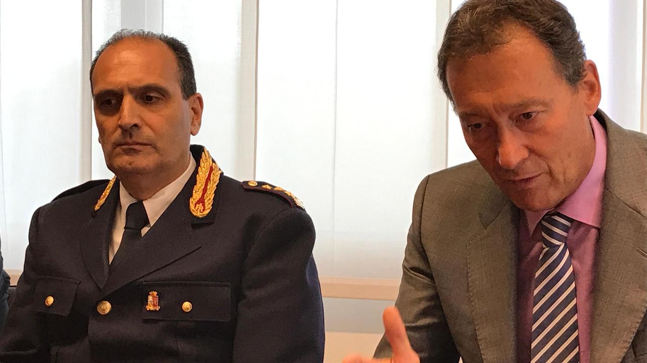 Da sinistra il nuovo dirigente Carmine Ingrosso con il questore Paolo Rossi