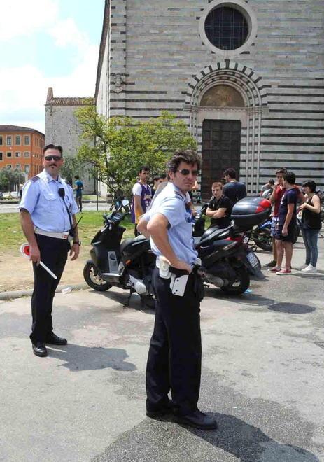 Controlli della Municipale in piazza San Francesco