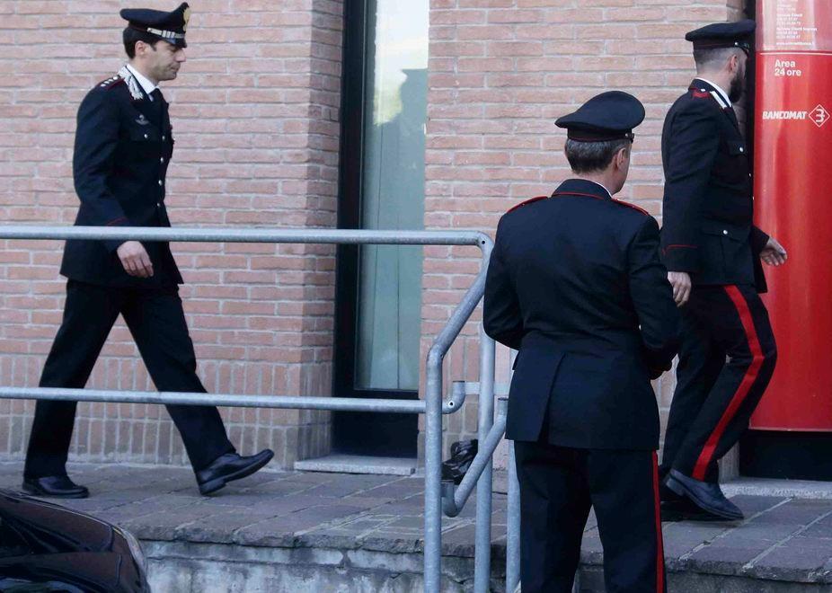 Rapina all’Allianz, in due ai domiciliari 