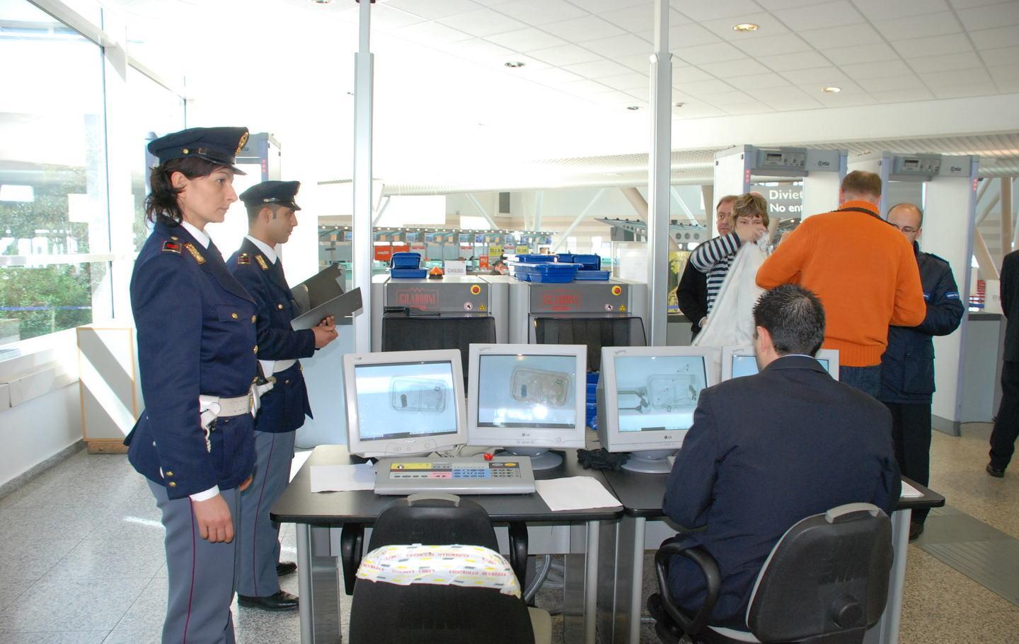 Bloccato con un passaporto falso 