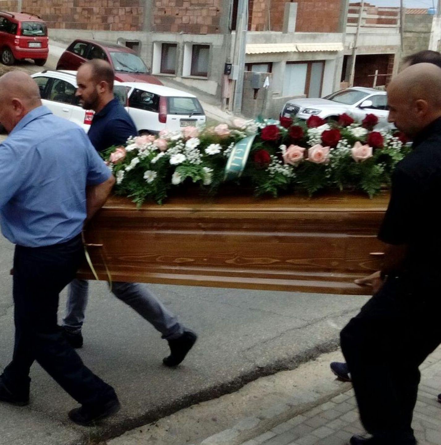 L’addio alla 87enne uccisa «Una tragedia assurda» 