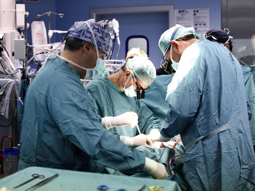 Fugge dall'ospedale, rischia la vita 