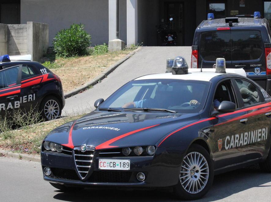 Va a rubare col figlio minorenne 