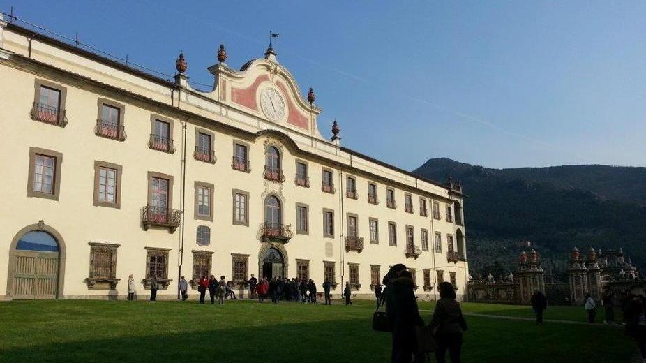 Certosa: numeri record ma poco personale