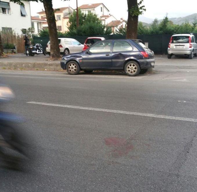 Cade sulla Sarzanese, grave 53enne 