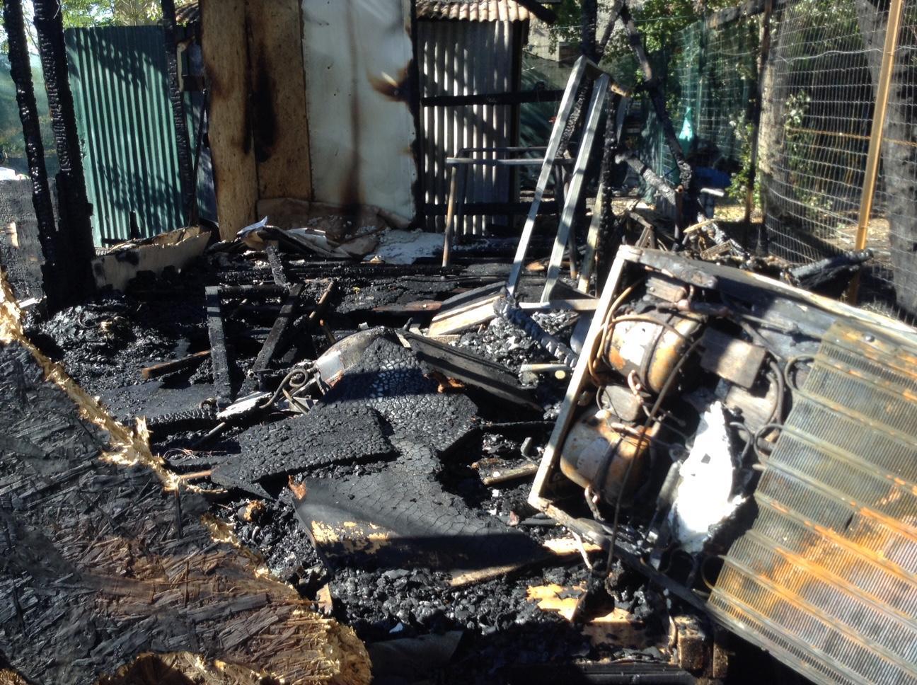 I danni provocati dall'incendio (foto Claudio Batavia)