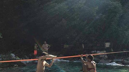 Renara esasperata: «Troppo caos per andare al fiume»