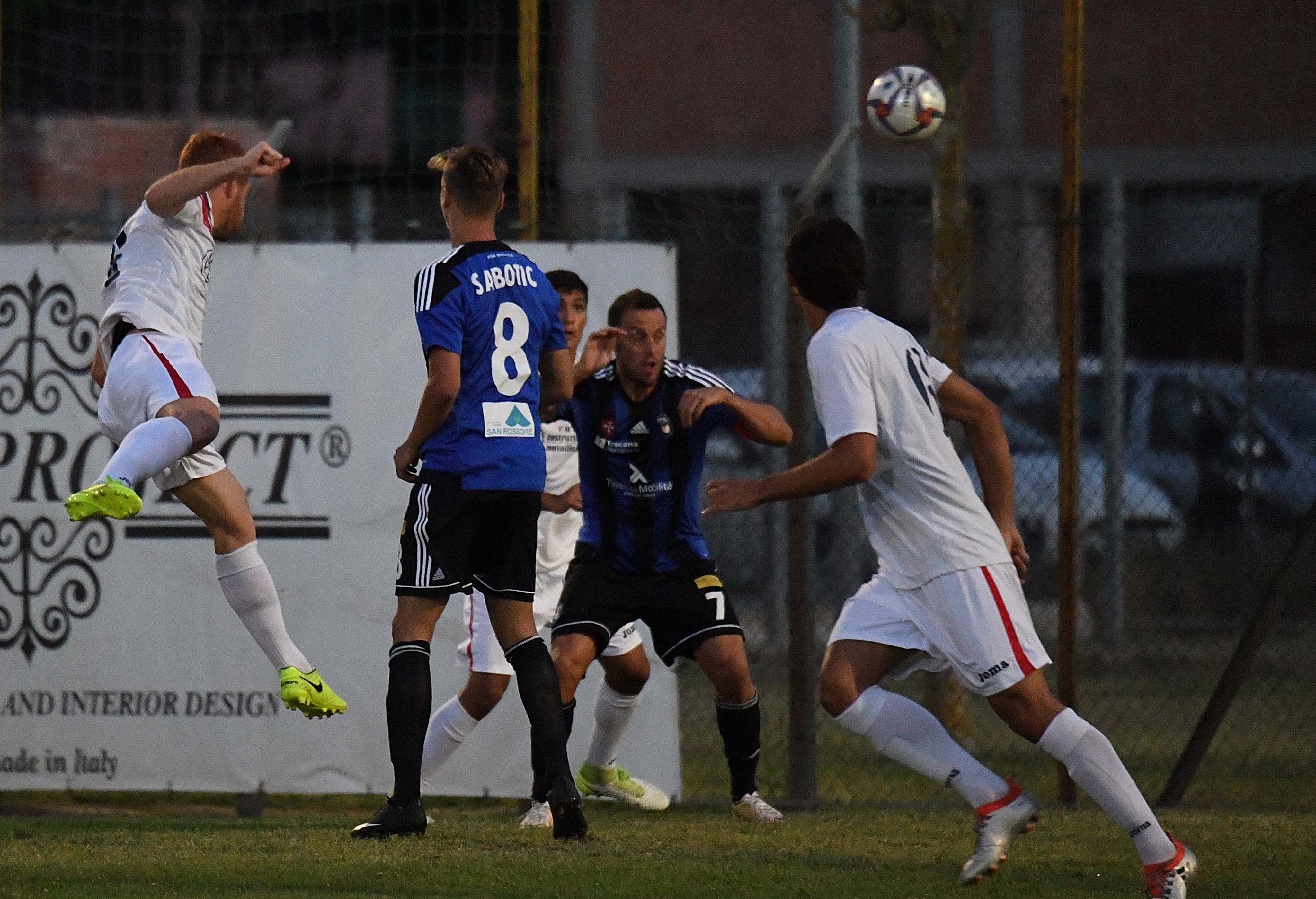 Un momento del match Ponsacco-Pisa (foto Franco Silvi)