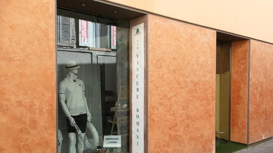 “Per vincere domani” apre negozio in centro
