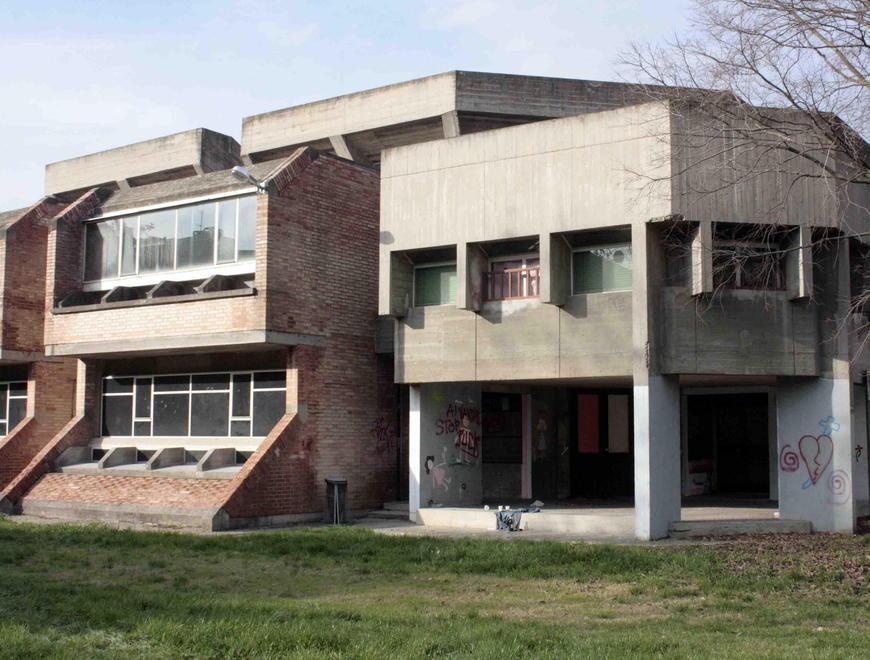 Contatti per l’ex scuola Lana