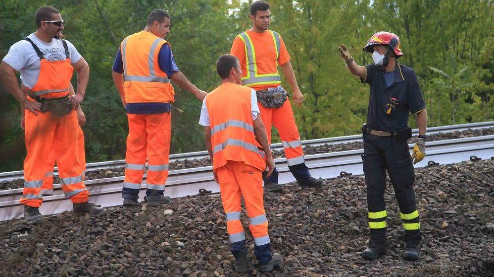 Parte di nuovo il rogo lungo la linea ferroviaria