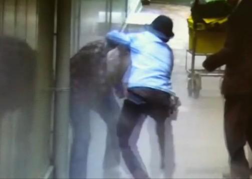 Il Ris conferma: la aggredì con l’acido 