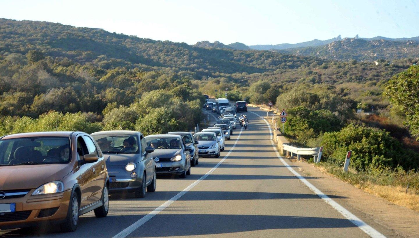 Verso la Costa Smeralda le auto in coda per ore 