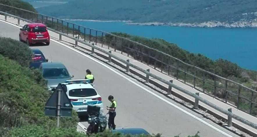 Niente Pos: alle grotte solo con i contanti 
