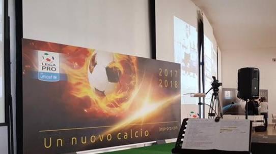 Diritti tv per le partite, si attende il bando per le telecronache. Web: c’è Sportube
