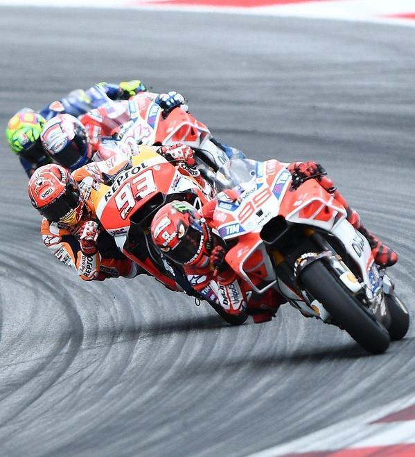 Dovizioso-Ducati: che show! Vittoria mozzafiato Marquez deve inchinarsi 